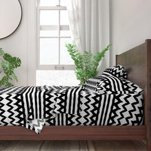 Load image into Gallery viewer, Black zebra Stripes chevron (Sheet Set)

